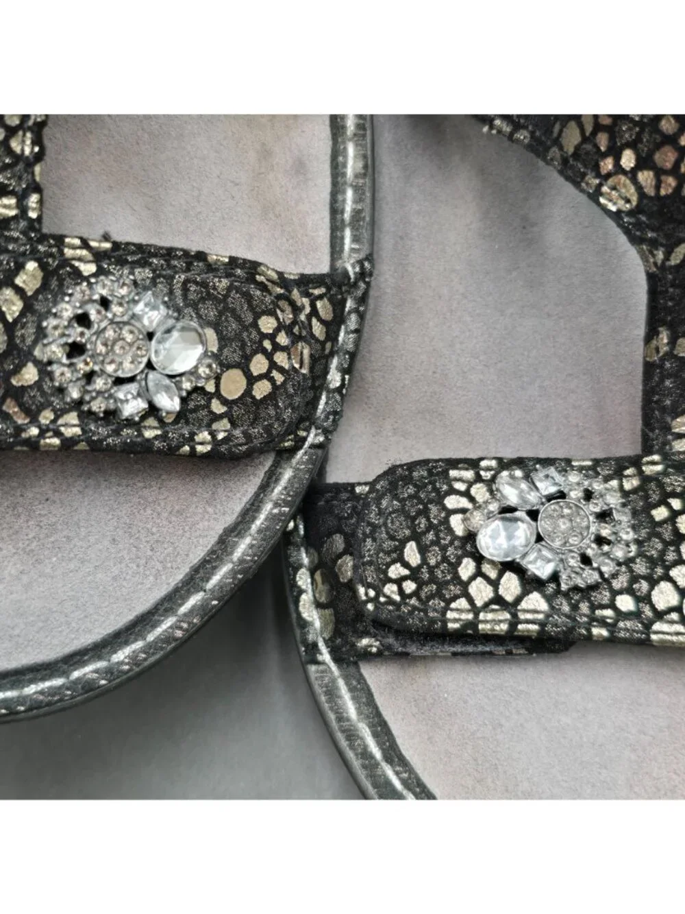 Alegria Lara Pewter Mosaic Wedge Sandals Size 37 T-Strap Comfort Slide - Picture 10 of 13